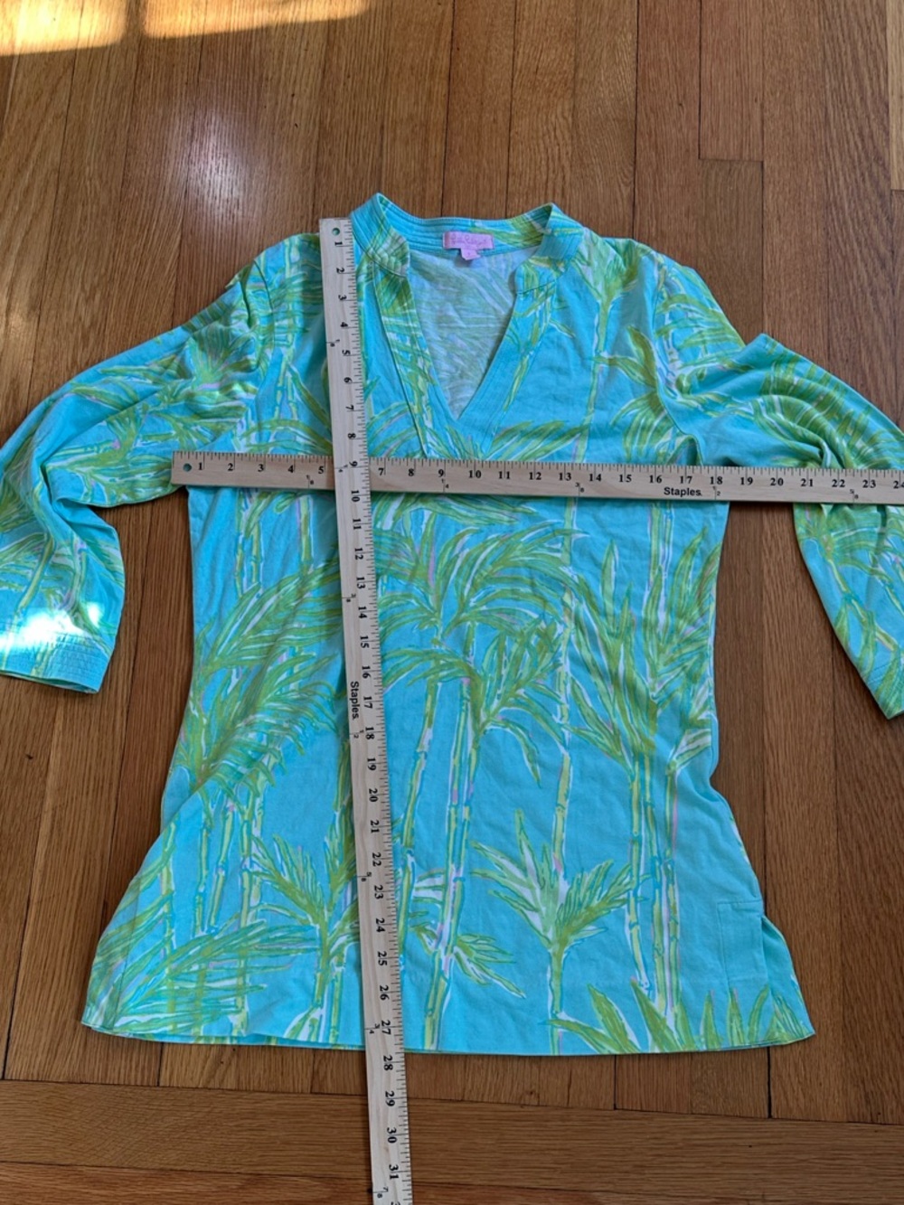 Lilly Pulitzer Joy tunic, bamboo print Print V-Neck Top cotton Beach Preppy - Picture 9 of 11